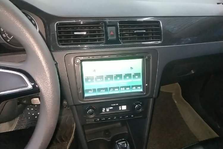 Used Skoda Rapid Spaceback 2016 Revised 1.6L Automatic Smart Drive Version Audio And AC Panel