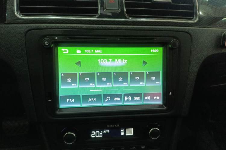 Used Skoda Rapid Spaceback 2016 Revised 1.6L Automatic Smart Drive Version Audio And AC Panel