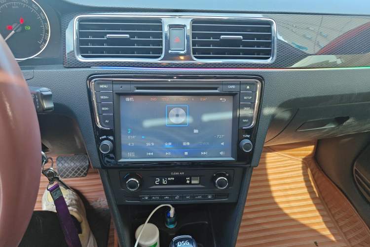 Used Skoda Rapid Spaceback 2016 Facelifted TSI230 DSG Smart Drive Version Audio And AC Panel