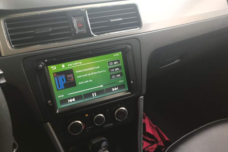 Used Skoda Rapid Spaceback 2016 Revised 1.6L Automatic Chuanxing Version Audio And AC Panel