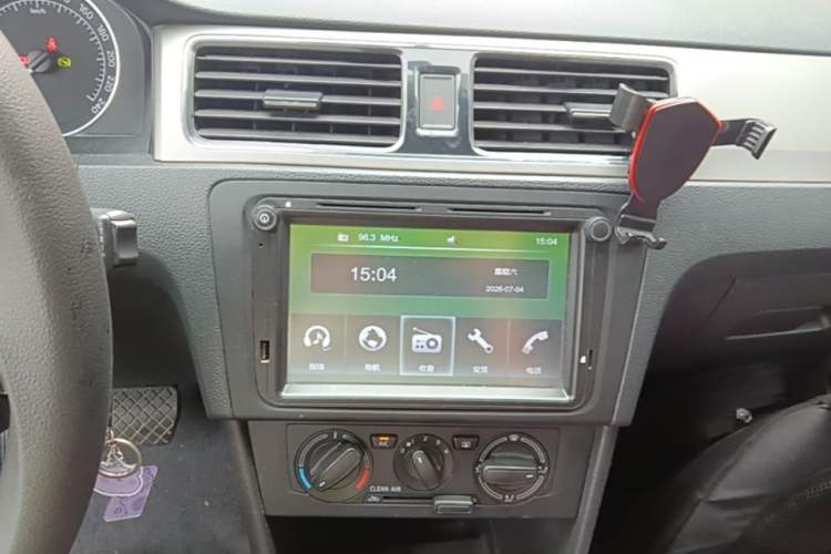 Used Skoda Rapid Spaceback 2016 Revised 1.6L Automatic Chuanxing Version Audio And AC Panel