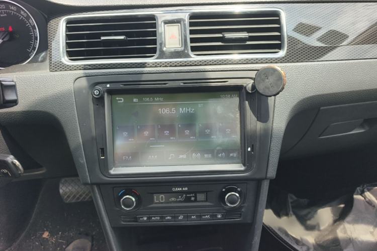 Used Skoda Rapid Spaceback 2016 Revised 1.6L Automatic Smart Drive Version Audio And AC Panel
