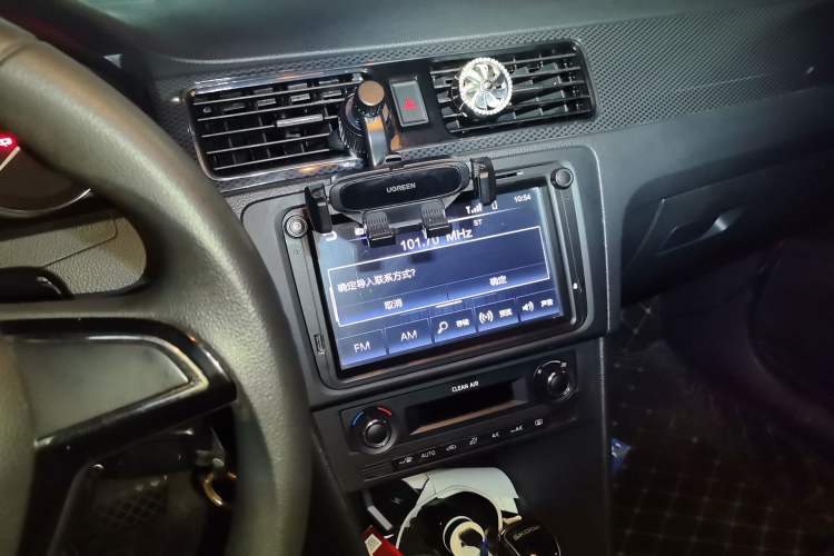 Used Skoda Rapid Spaceback 2016 Revised 1.6L Automatic Smart Drive Version Audio And AC Panel