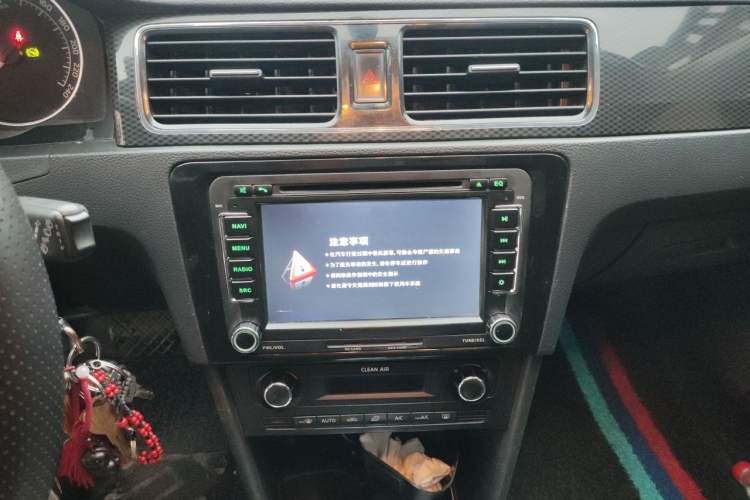 Used Skoda Rapid Spaceback 2016 Revised 1.6L Automatic Smart Drive Version Audio And AC Panel