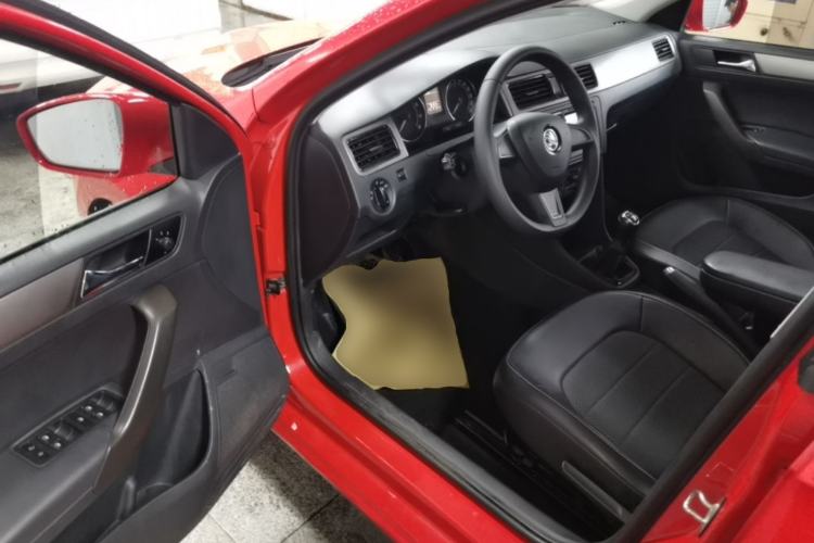 Used Skoda Rapid Spaceback 2016 Revised 1.6L Manual Chuanxing Edition Driver Seat
