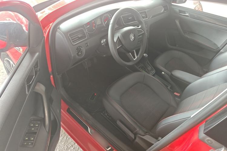 Used Skoda Rapid Spaceback 2016 1.6L Automatic Smart Drive Edition Driver Seat