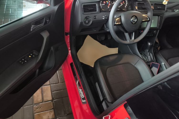 Used Skoda Rapid Spaceback 2016 Revised 1.6L Automatic Smart Drive Version Driver Seat