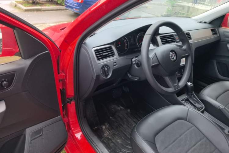 Used Skoda Rapid Spaceback 2016 1.6L Automatic Chuanxing Edition Driver Seat