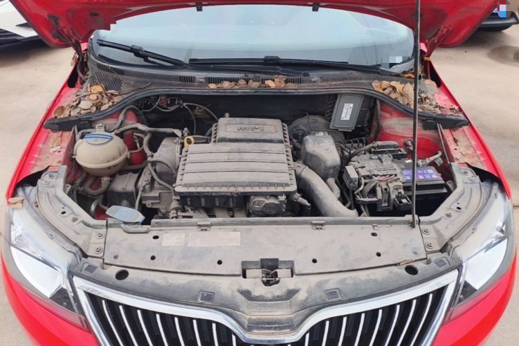 Used Skoda Rapid Spaceback 2016 Revised 1.6L Automatic Chuanxing Version Engine Bay