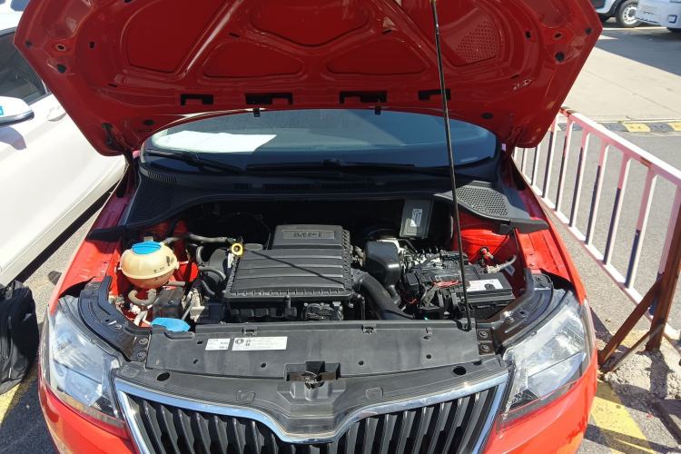 Used Skoda Rapid Spaceback 2016 Revised 1.6L Automatic Chuanxing Version Engine Bay
