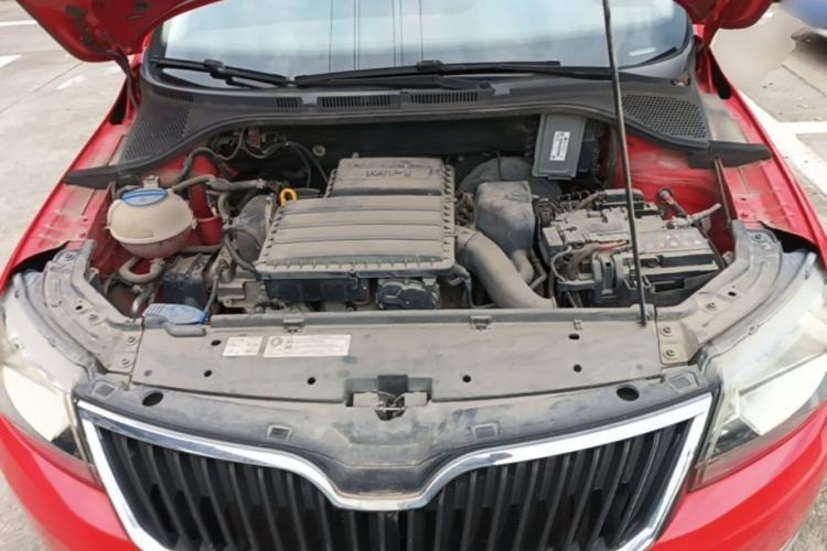 Used Skoda Rapid Spaceback 2016 1.6L Automatic Chuanxing Edition Engine Bay