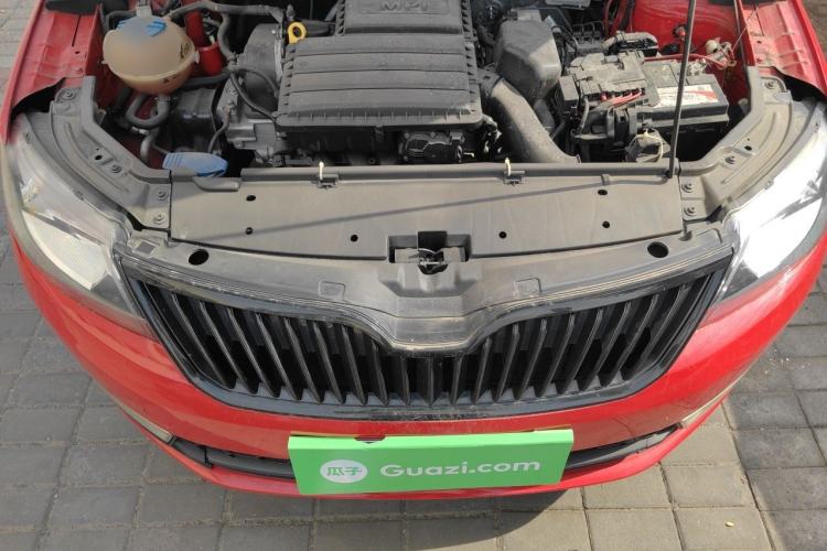 Used Skoda Rapid Spaceback 2016 Revised Version 1.6L Automatic Front-Drive Edition Engine Bay
