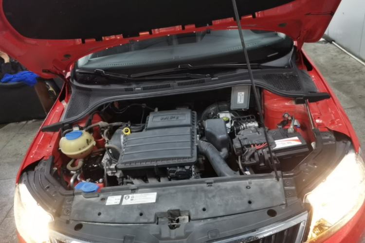 Used Skoda Rapid Spaceback 2016 Revised 1.6L Manual Chuanxing Edition Engine Bay