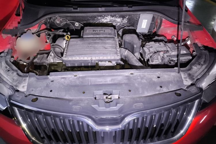 Used Skoda Rapid Spaceback 2016 Revised 1.6L Automatic Chuanxing Version Engine Bay