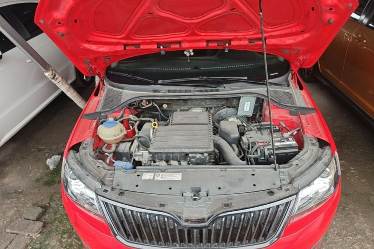 Used Skoda Rapid Spaceback 2016 1.6L Automatic Smart Drive Edition Engine Bay