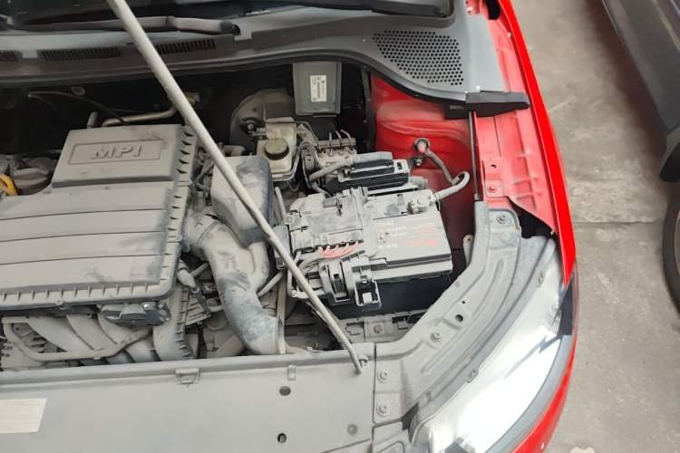 Used Skoda Rapid Spaceback 2016 1.6L Automatic Chuanxing Edition Engine Bay Left