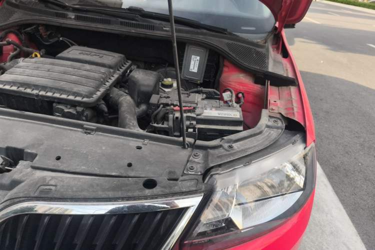 Used Skoda Rapid Spaceback 2016 Revised 1.6L Automatic Chuanxing Version Engine Bay Left