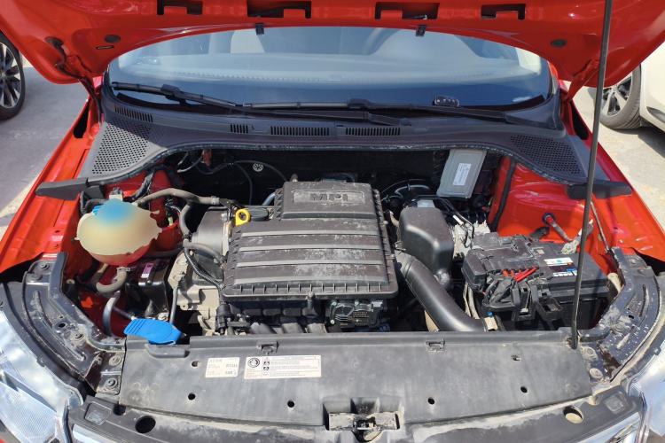 Used Skoda Rapid Spaceback 2016 Revised Version 1.4L Manual Front-Drive Edition Engine Bay