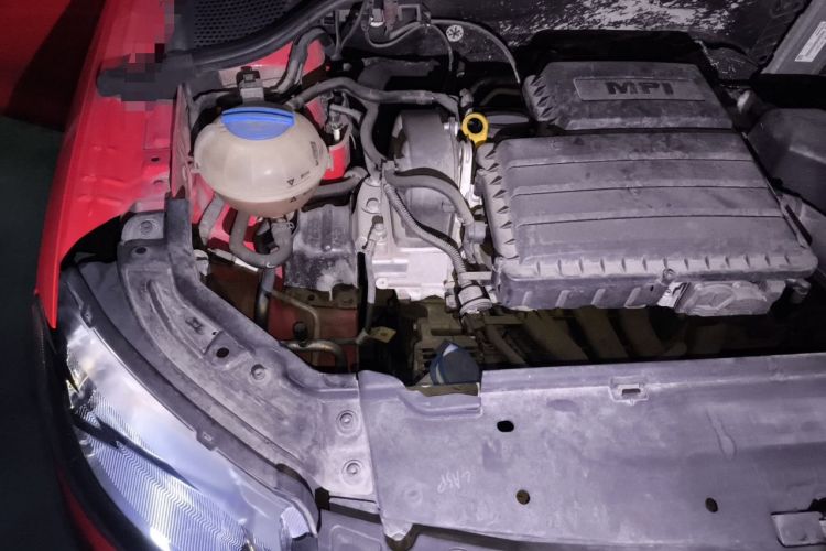 Used Skoda Rapid Spaceback 2016 Revised 1.6L Automatic Chuanxing Version Engine Bay Right