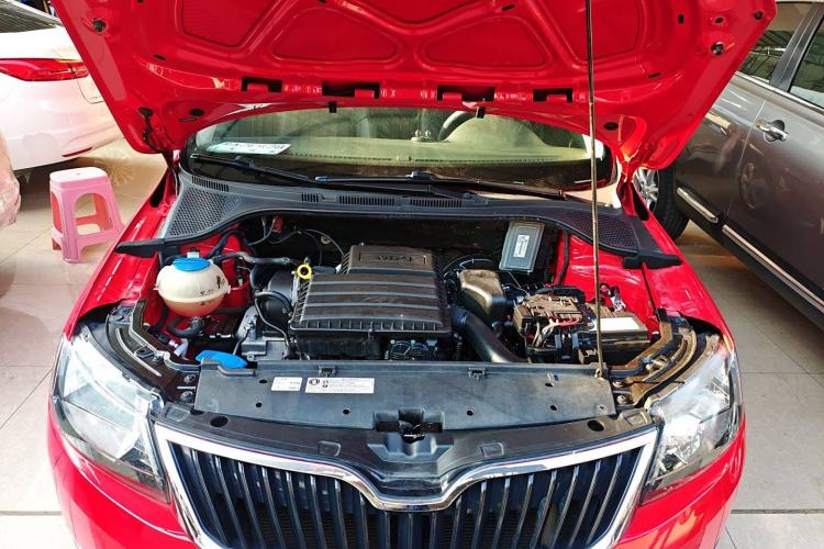 Used Skoda Rapid Spaceback 2016 Revised 1.6L Automatic Chuanxing Version Engine Bay