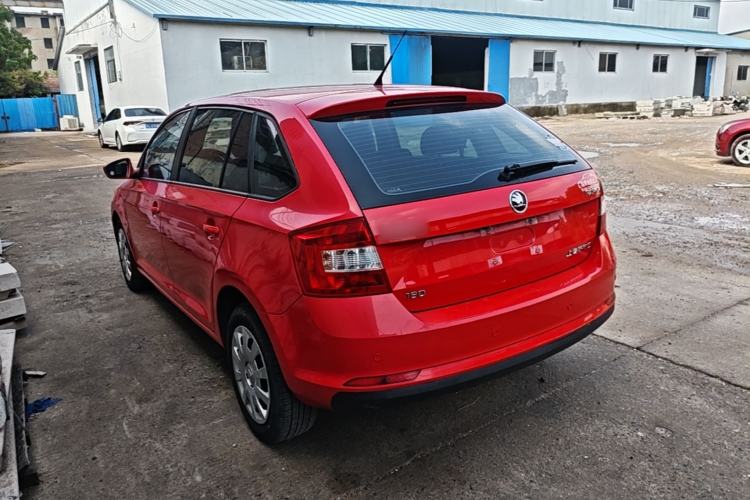 Used Skoda Rapid Spaceback 2016 Revised Version 1.6L Automatic Front-Drive Edition Exterior 2