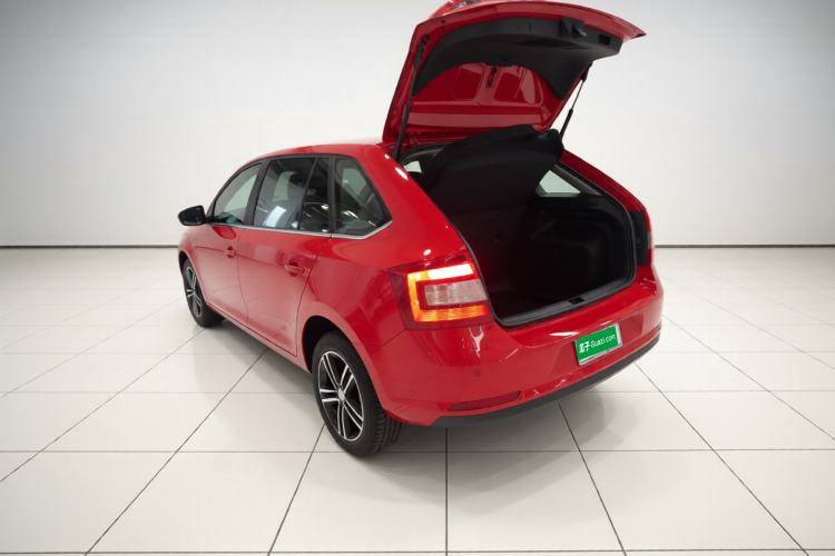 Used Skoda Rapid Spaceback 2016 Revised Version 1.4L Manual Front-Drive Edition Exterior 2