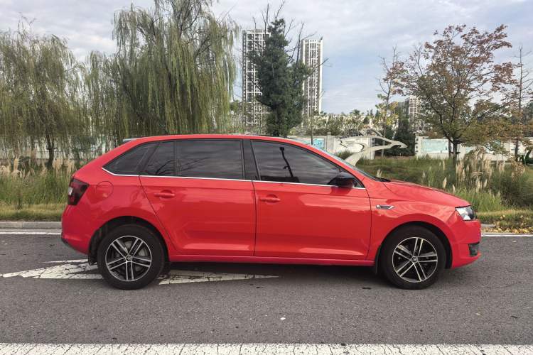 Used Skoda Rapid Spaceback 2016 Revised 1.6L Automatic Smart Drive Version Exterior 2