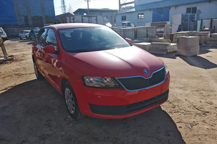 Used Skoda Rapid Spaceback 2016 Revised Version 1.6L Automatic Front-Drive Edition Exterior 2