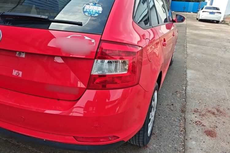 Used Skoda Rapid Spaceback 2016 Revised Version 1.6L Automatic Front-Drive Edition Exterior 3