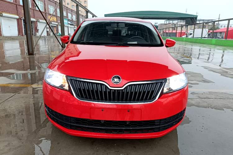 Used Skoda Rapid Spaceback 2016 Revised Version 1.6L Manual Front-Drive Edition Front