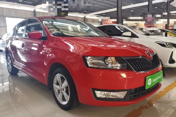 Used Skoda Rapid Spaceback 2016 Revised 1.6L Automatic Chuanxing Version Front Right 45 Deg