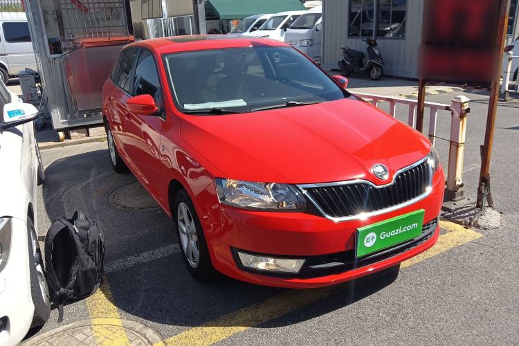 Used Skoda Rapid Spaceback 2016 Revised 1.6L Automatic Chuanxing Version Front Right 45 Deg