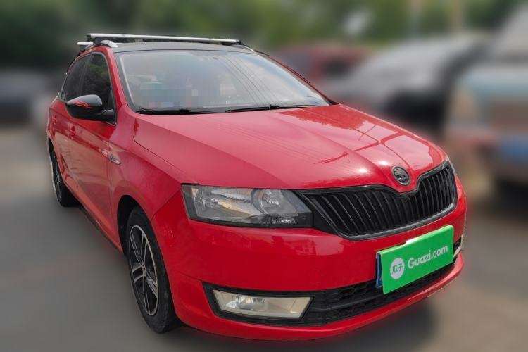 Used Skoda Rapid Spaceback 2016 Revised Version 1.6L Automatic Front-Drive Edition Front Right 45 Deg