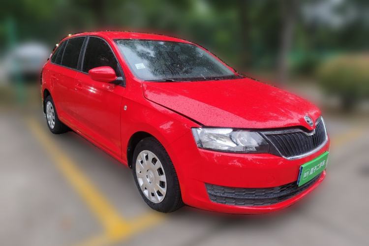 Used Skoda Rapid Spaceback 2016 Revised Version 1.4L Manual Front-Drive Edition Front Right 45 Deg