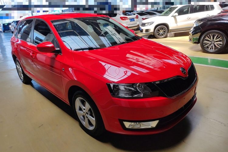 Used Skoda Rapid Spaceback 2016 Revised 1.6L Automatic Chuanxing Version Front Right 45 Deg