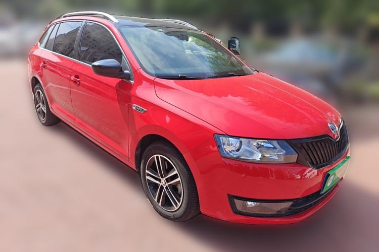 Used Skoda Rapid Spaceback 2016 Facelifted TSI230 DSG Smart Drive Version Front Right 45 Deg