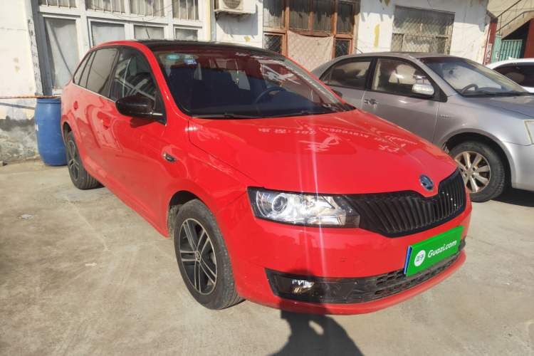 Used Skoda Rapid Spaceback 2016 Revised 1.6L Automatic Smart Drive Version Front Right 45 Deg