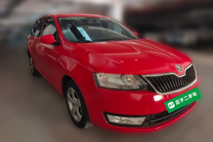 Used Skoda Rapid Spaceback 2016 Revised 1.6L Automatic Chuanxing Version Front Right 45 Deg