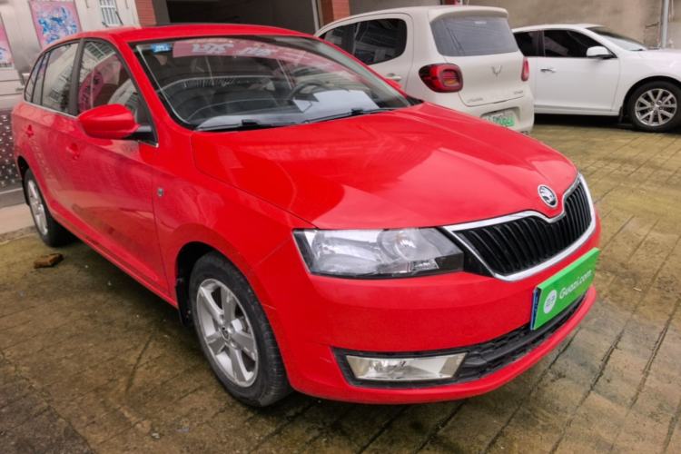 Used Skoda Rapid Spaceback 2016 1.6L Automatic Chuanxing Edition Front Right 45 Deg