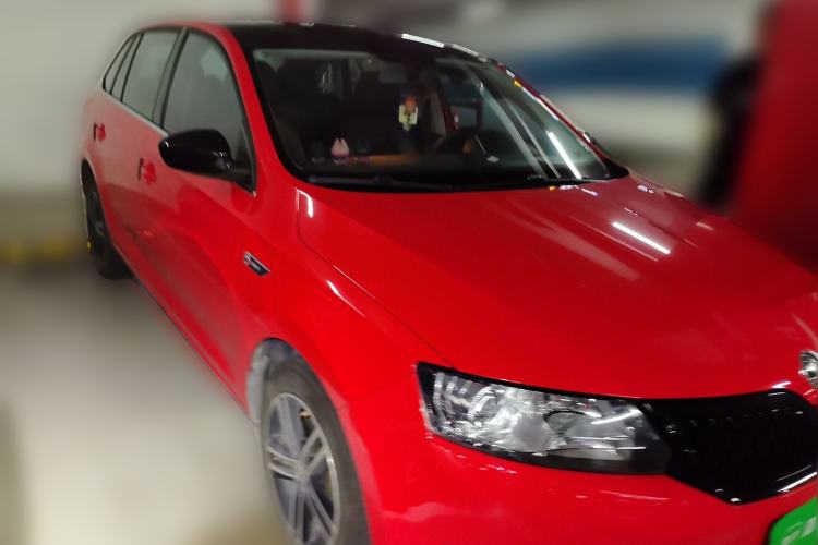 Used Skoda Rapid Spaceback 2016 Revised 1.6L Automatic Smart Drive Version Front Right 45 Deg