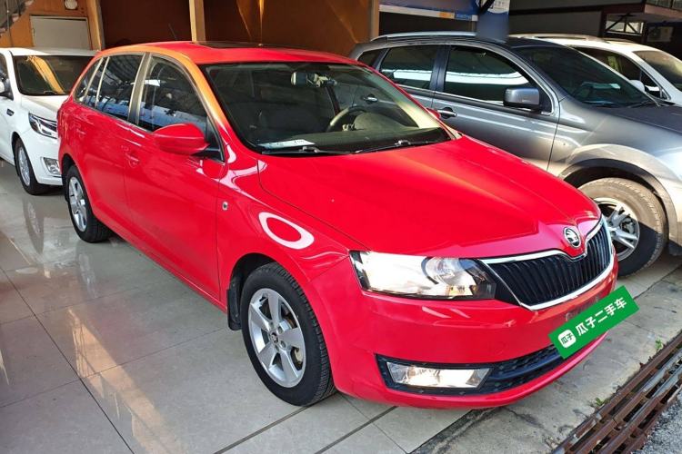 Used Skoda Rapid Spaceback 2016 Revised 1.6L Automatic Chuanxing Version Front Right 45 Deg