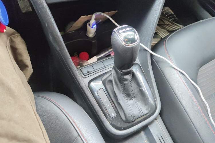 Used Skoda Rapid Spaceback 2016 Revised 1.6L Automatic Smart Drive Version Gear Lever