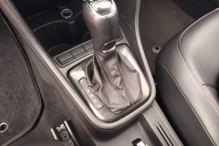 Used Skoda Rapid Spaceback 2016 Revised 1.6L Automatic Smart Drive Version Gear Lever
