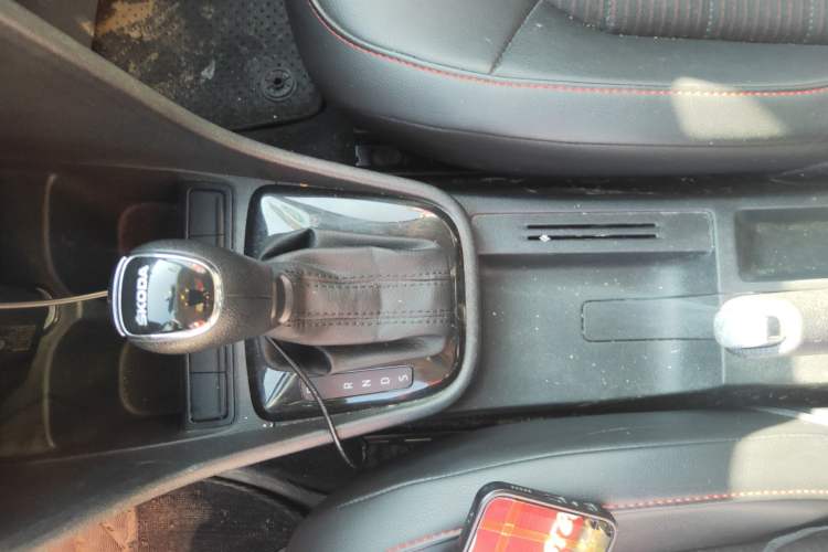 Used Skoda Rapid Spaceback 2016 Revised 1.6L Automatic Smart Drive Version Gear Lever