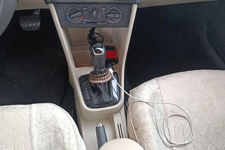 Used Skoda Rapid Spaceback 2016 1.6L Automatic Chuanxing Edition Gear Lever