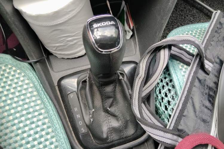 Used Skoda Rapid Spaceback 2016 Revised 1.6L Automatic Chuanxing Version Gear Lever