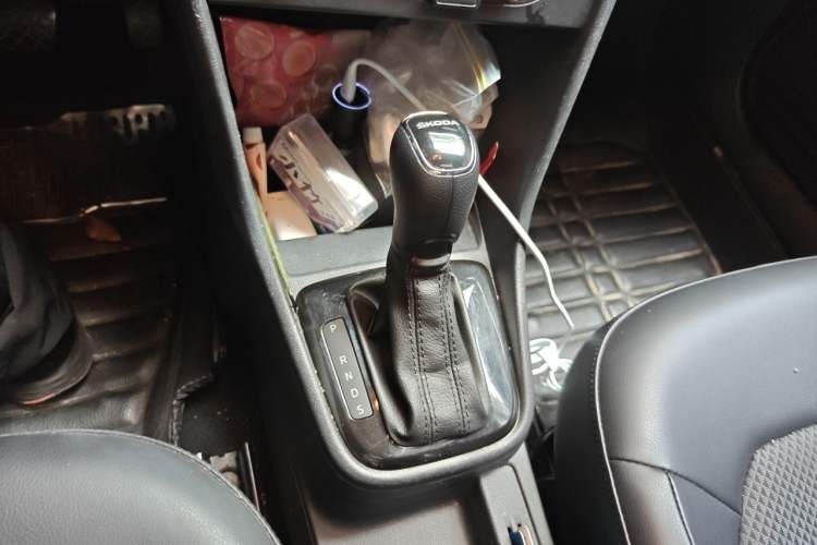 Used Skoda Rapid Spaceback 2016 1.6L Automatic Chuanxing Edition Gear Lever