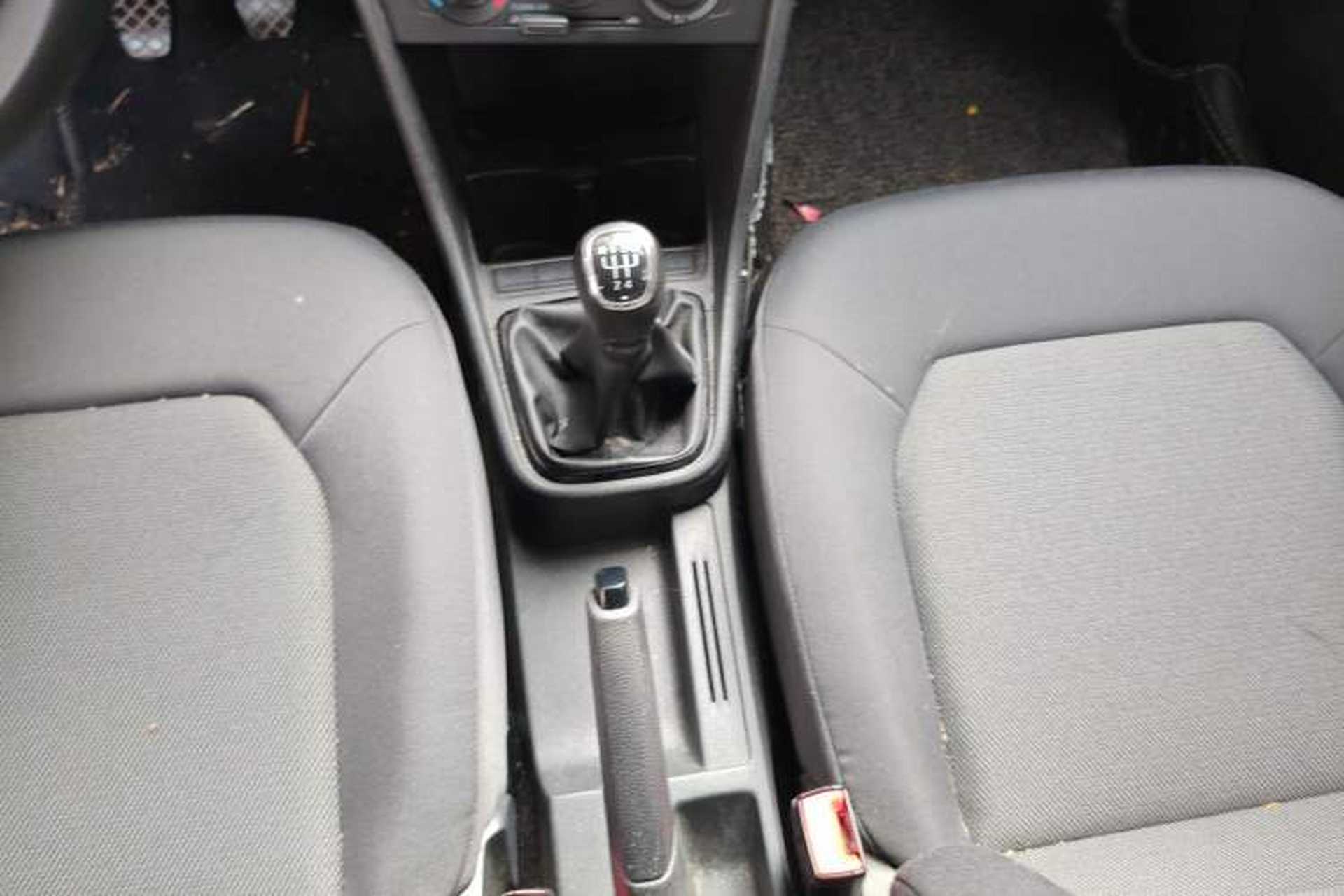 Used Skoda Rapid Spaceback 2016 Revised Version 1.4L Manual Front-Drive Edition Gear Lever
