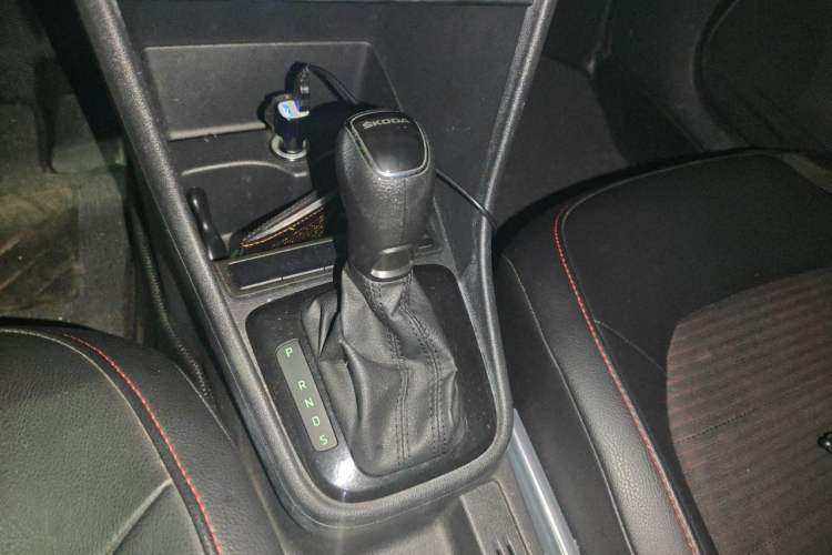 Used Skoda Rapid Spaceback 2016 Revised 1.6L Automatic Smart Drive Version Gear Lever