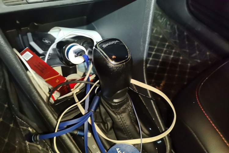 Used Skoda Rapid Spaceback 2016 Revised 1.6L Automatic Smart Drive Version Gear Lever